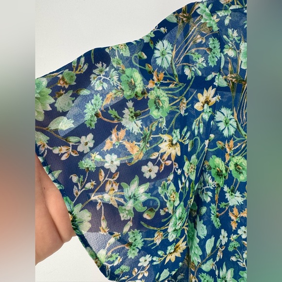 JULIO Blue Flowers Dress with belt - Picture 3 of 6